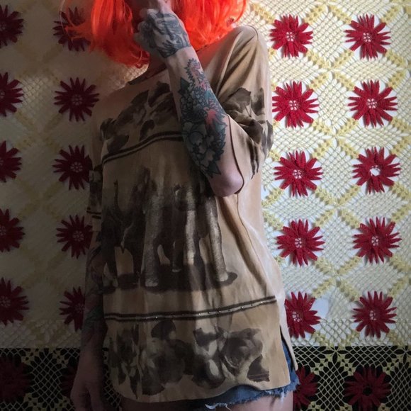 American Vintage Tops - Slinky 90s t-shirt Elephants Roses One size
